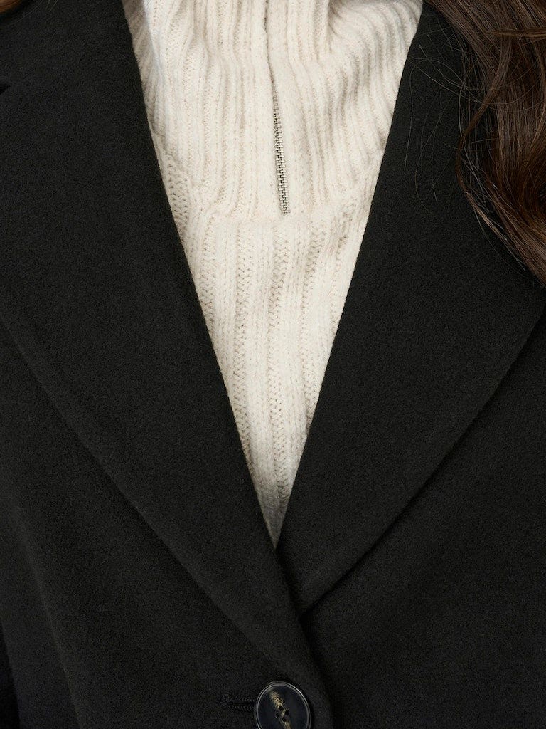 Only New Victoria Life Coat